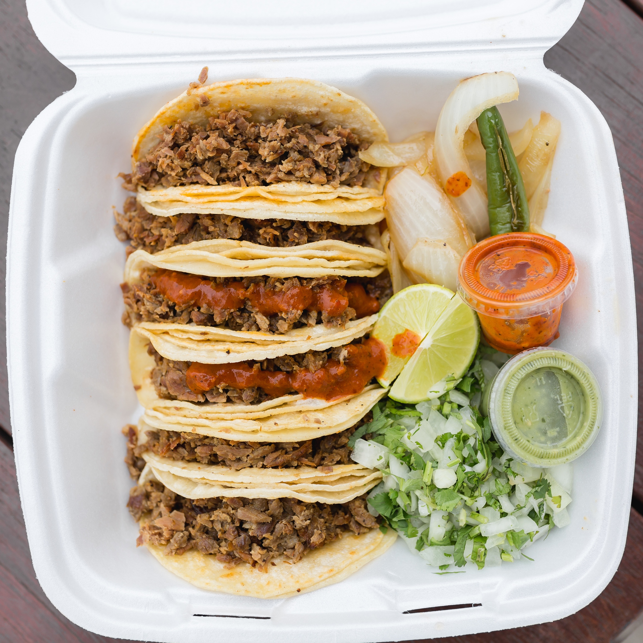 www.taqueriaelarquito.com