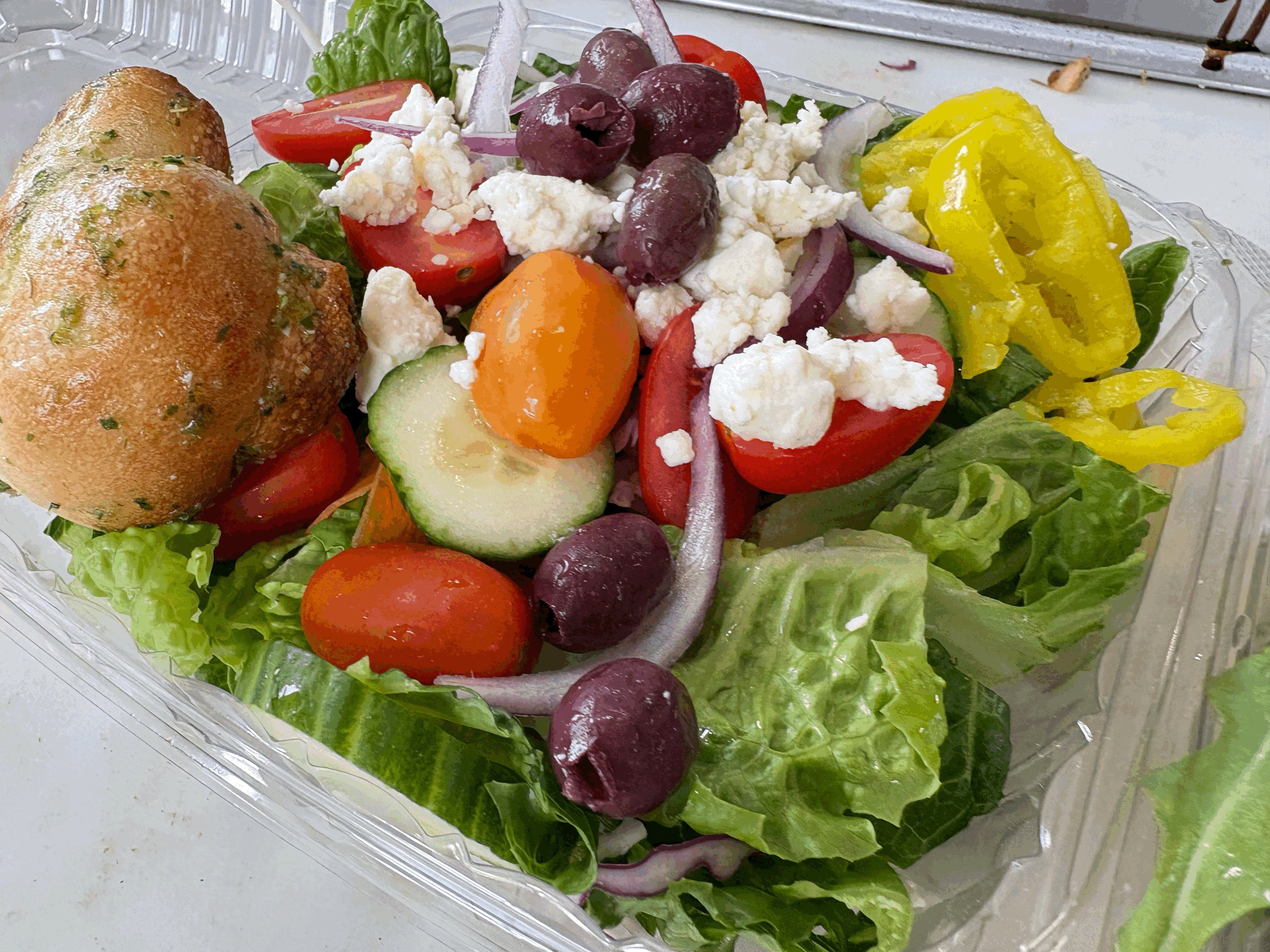 ๐ฅ Fresh, Crisp & Flavor-Packed! ๐ฅ Our Greek Salad is a burst of Mediterranean freshness โ crunchy romaine, juicy tomatoes, crisp cucumbers, Kalamata olives, red onions, and creamy feta, all drizzled with our signature dressing. ๐ฟโจ Perfect for a light lunch, beach day snack, or dinner side! Order now and taste the difference of fresh-made salads at Zorro's. ๐ ๐ 6708 Ventnor Ave, Ventnor City ๐ Zorrospizza.com #VentnorCity #VentnorCityEats #SouthJerseyEats #JerseyShoreFood