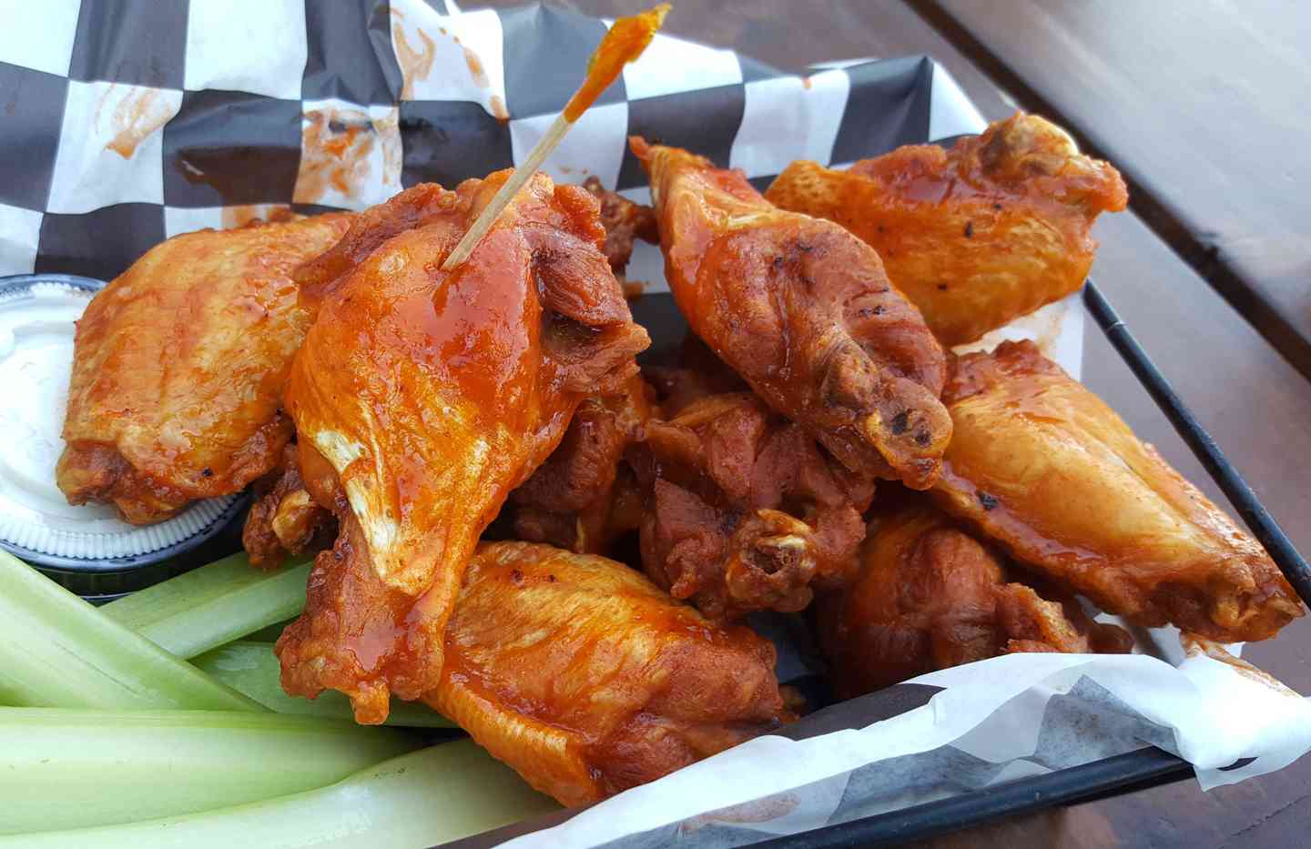 Jumbo Chicken Wings - Traditional Sauces