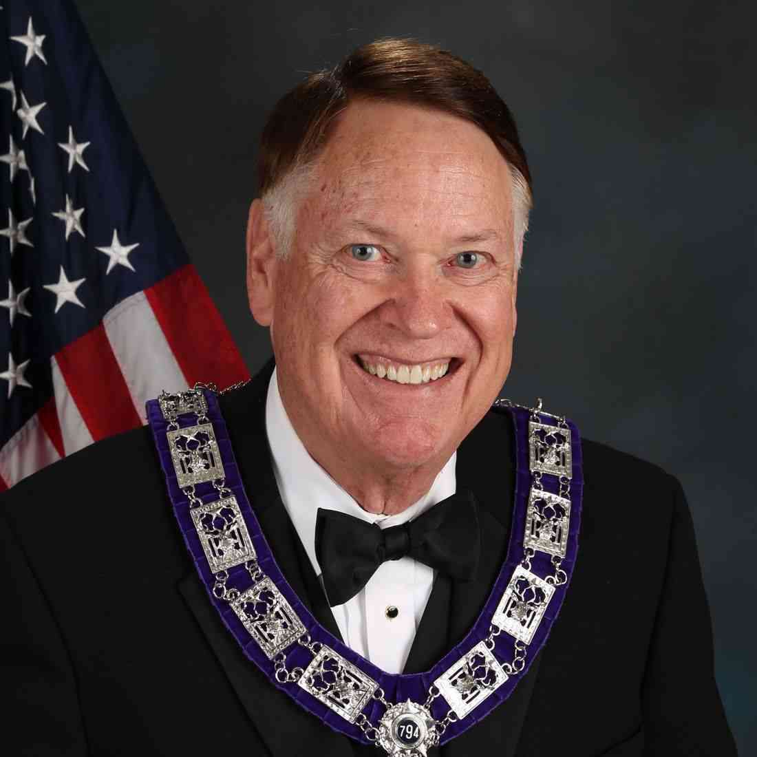Bill Capps (Spouse: Mary)