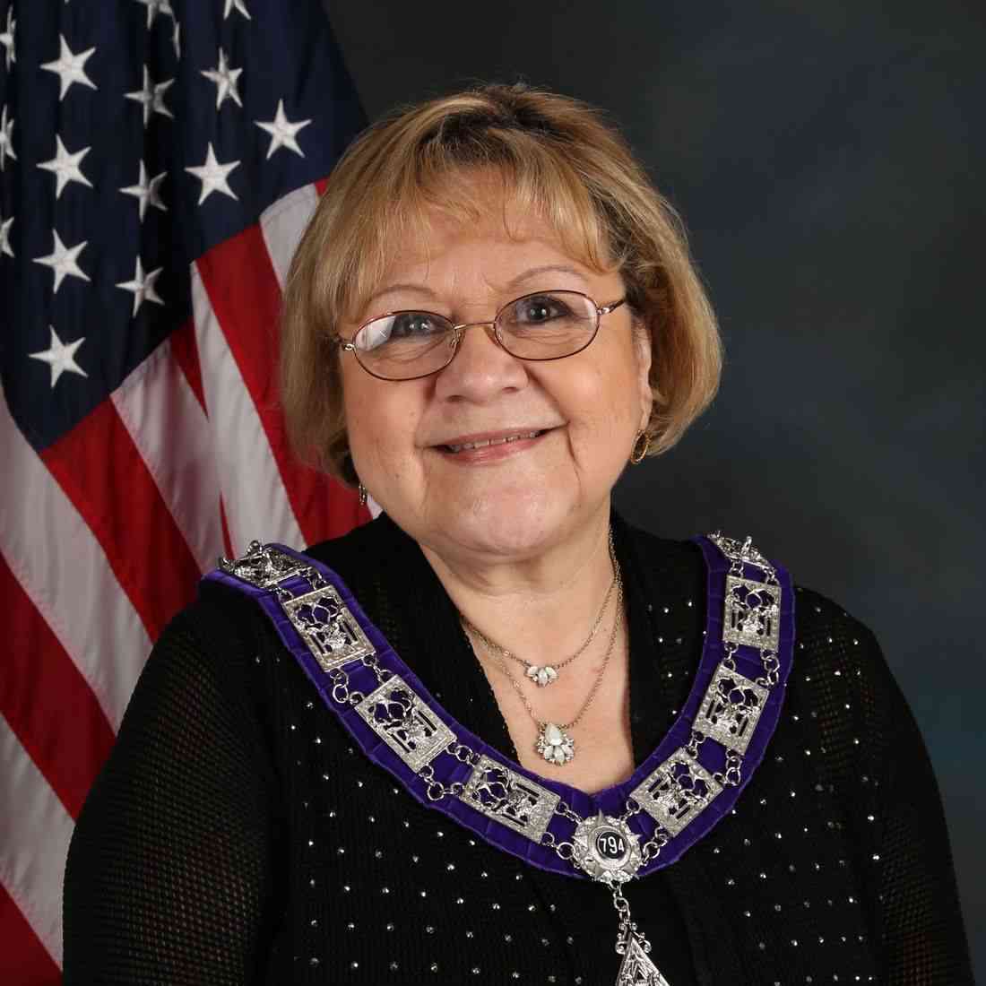 Evelyn Godinez (Spouse: Richard)