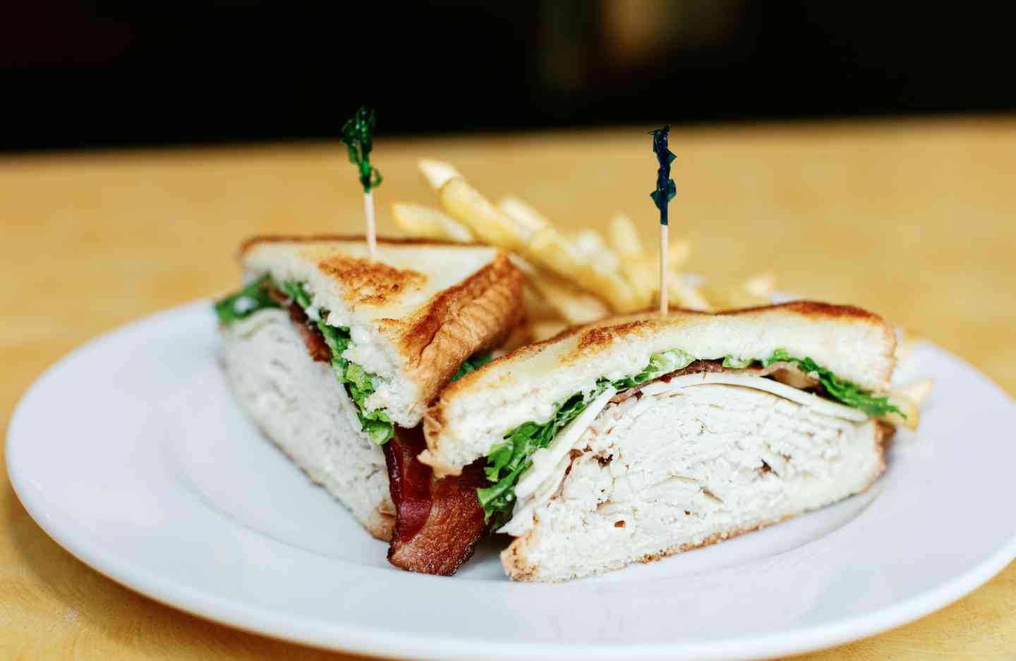 LOU'S SMOKED TURKEY CLUB