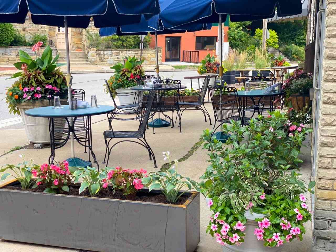 Patios dining
