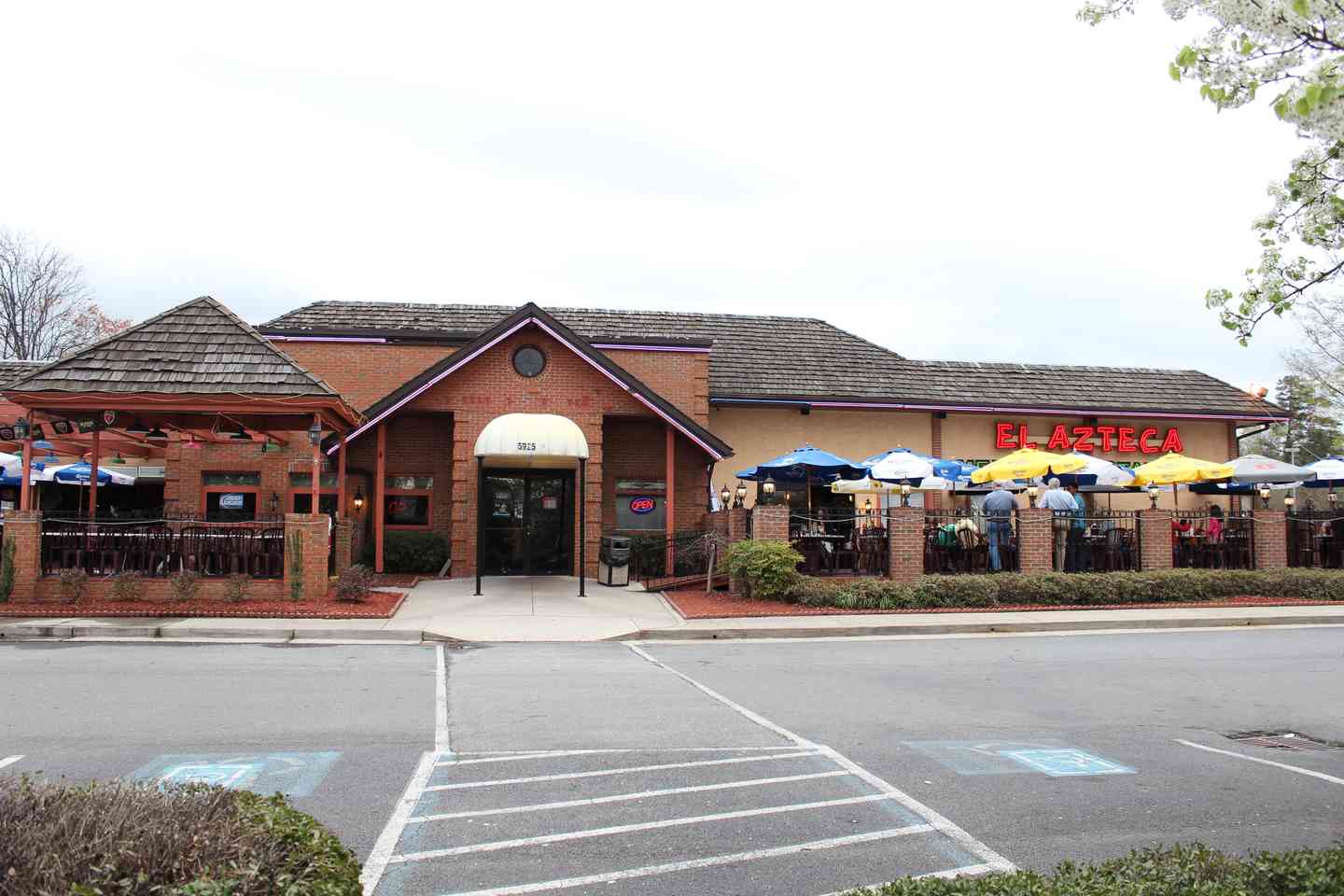 Sandy Springs El Azteca Mexican Restaurant in GA
