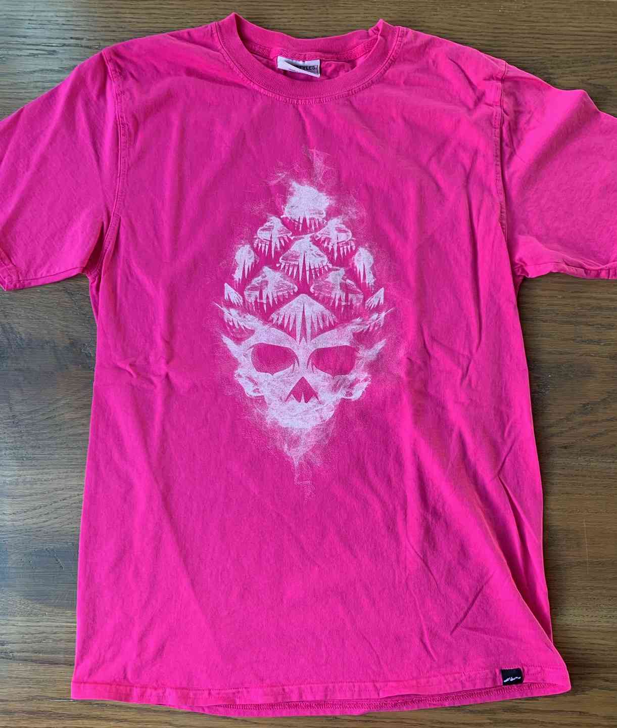 Raspberry White Hop Skull T