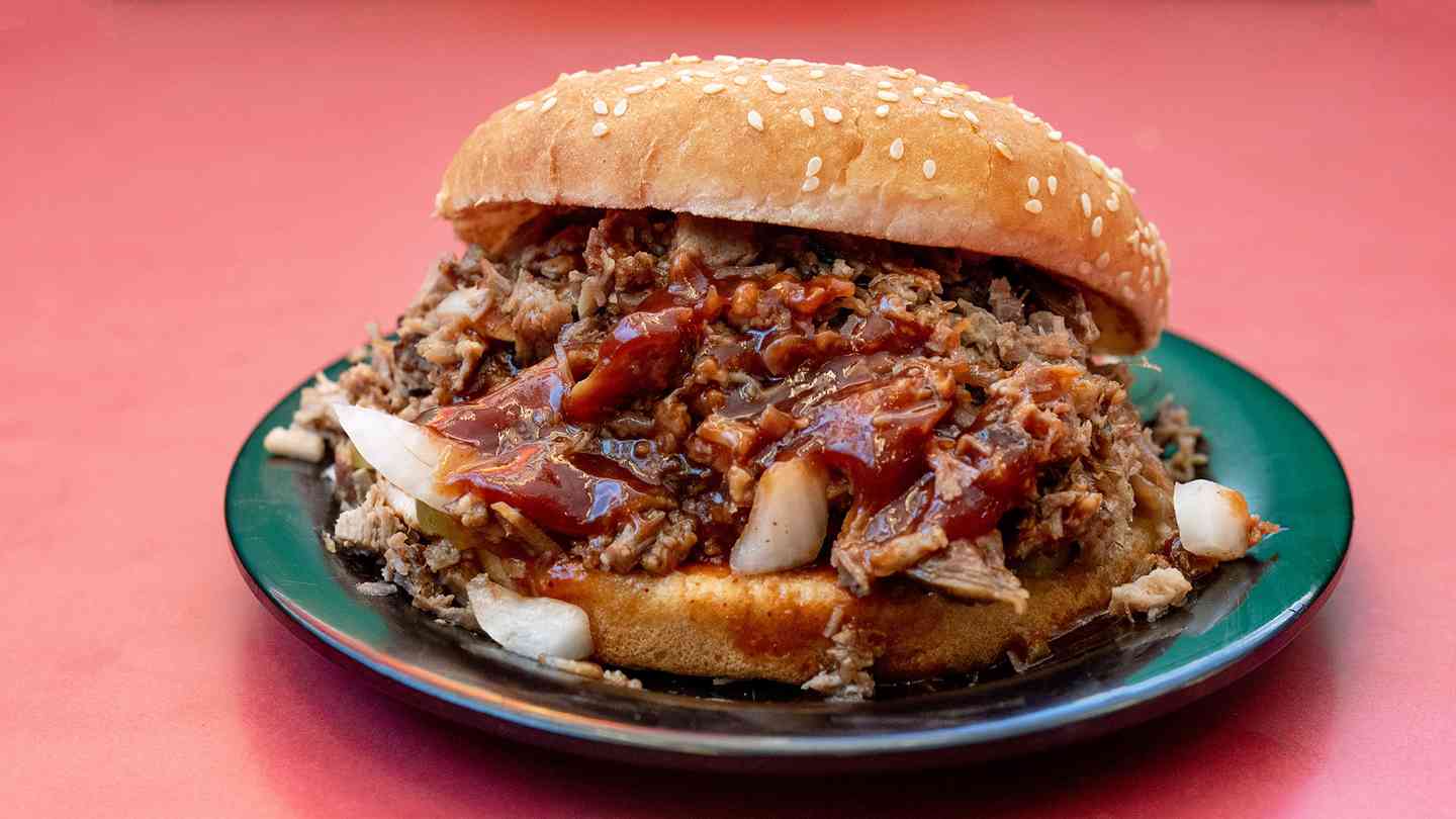 Chopped Beef Sandwich with Chips