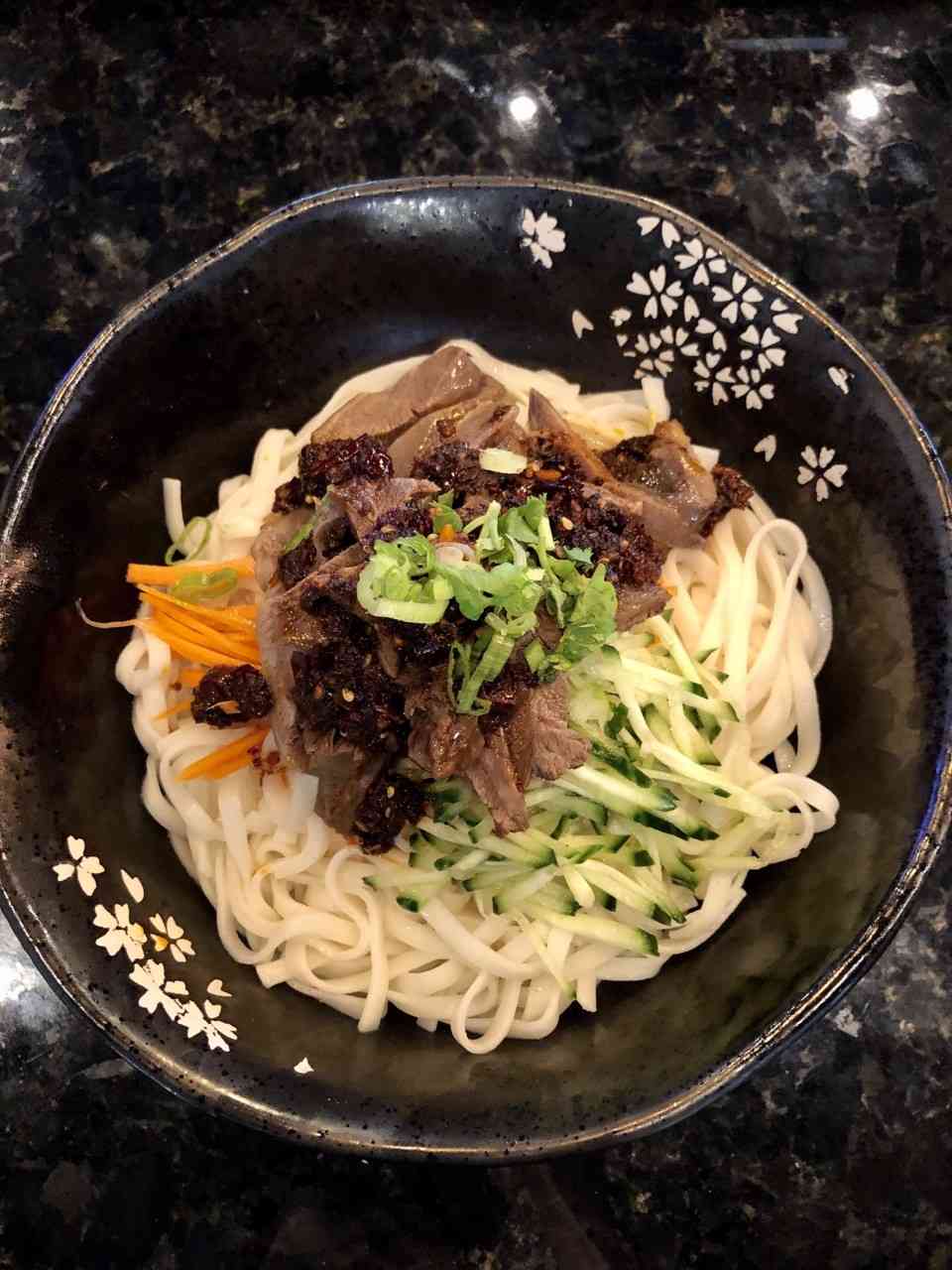 Spicy Beef Noodle (No Soup) (麻辣牛肉乾拌麵)