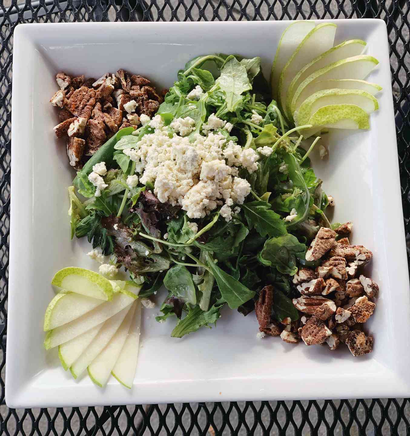 PEAR & GORGONZOLA SALAD