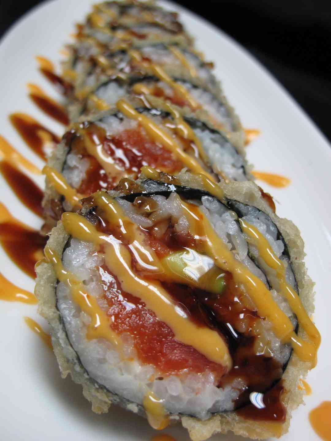 Spicy Tuna Crunchy Roll*