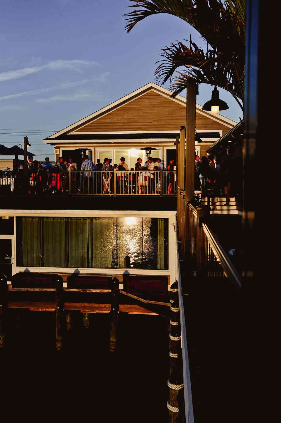 BLU Crabhouse & Raw Bar - Seafood Restaurant in Ocean City, MD