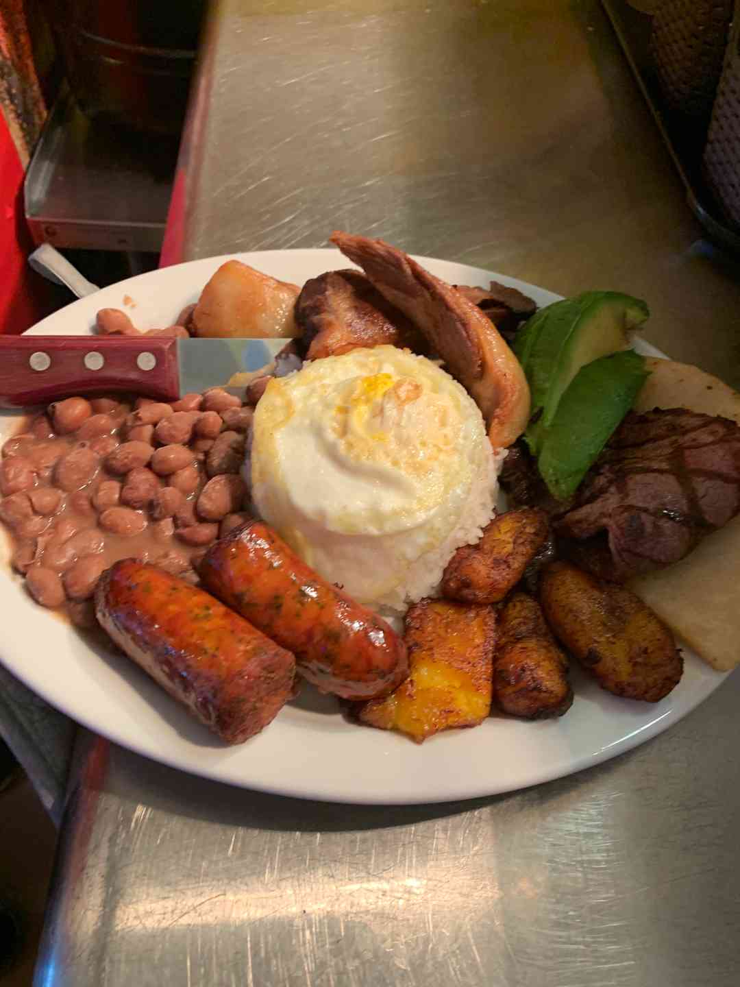 Bandeja Paisa con Carne Asada