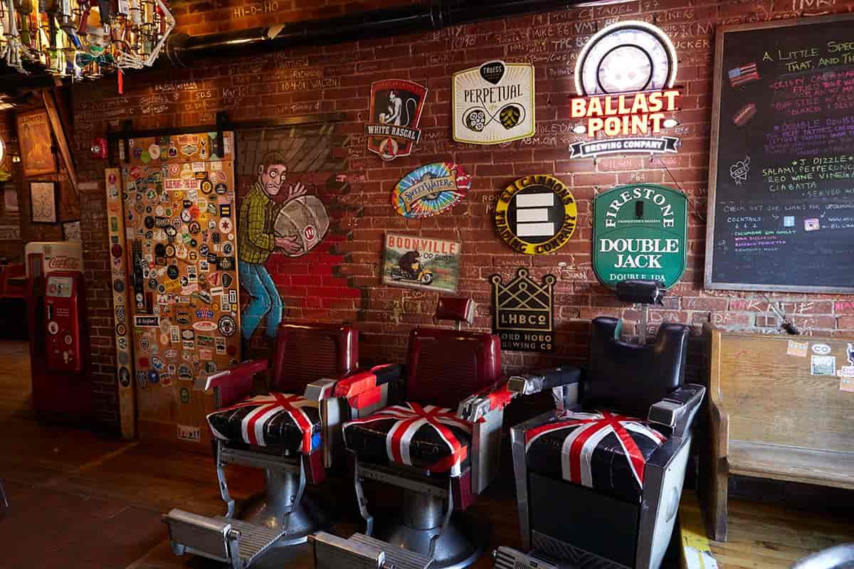 Eli Cannons Tap Room Restaurant in Middletown, CT