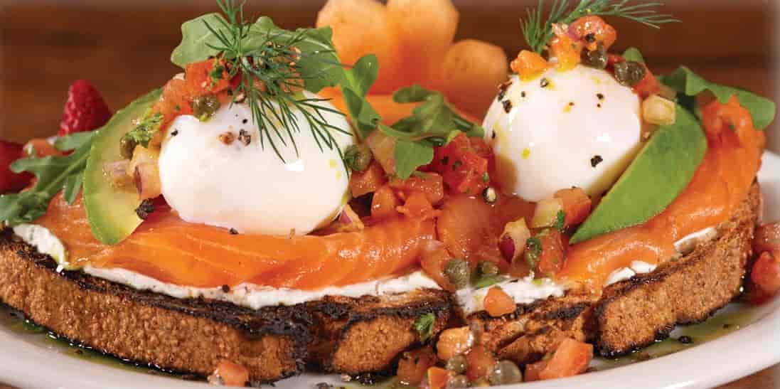 Eggs Salmone