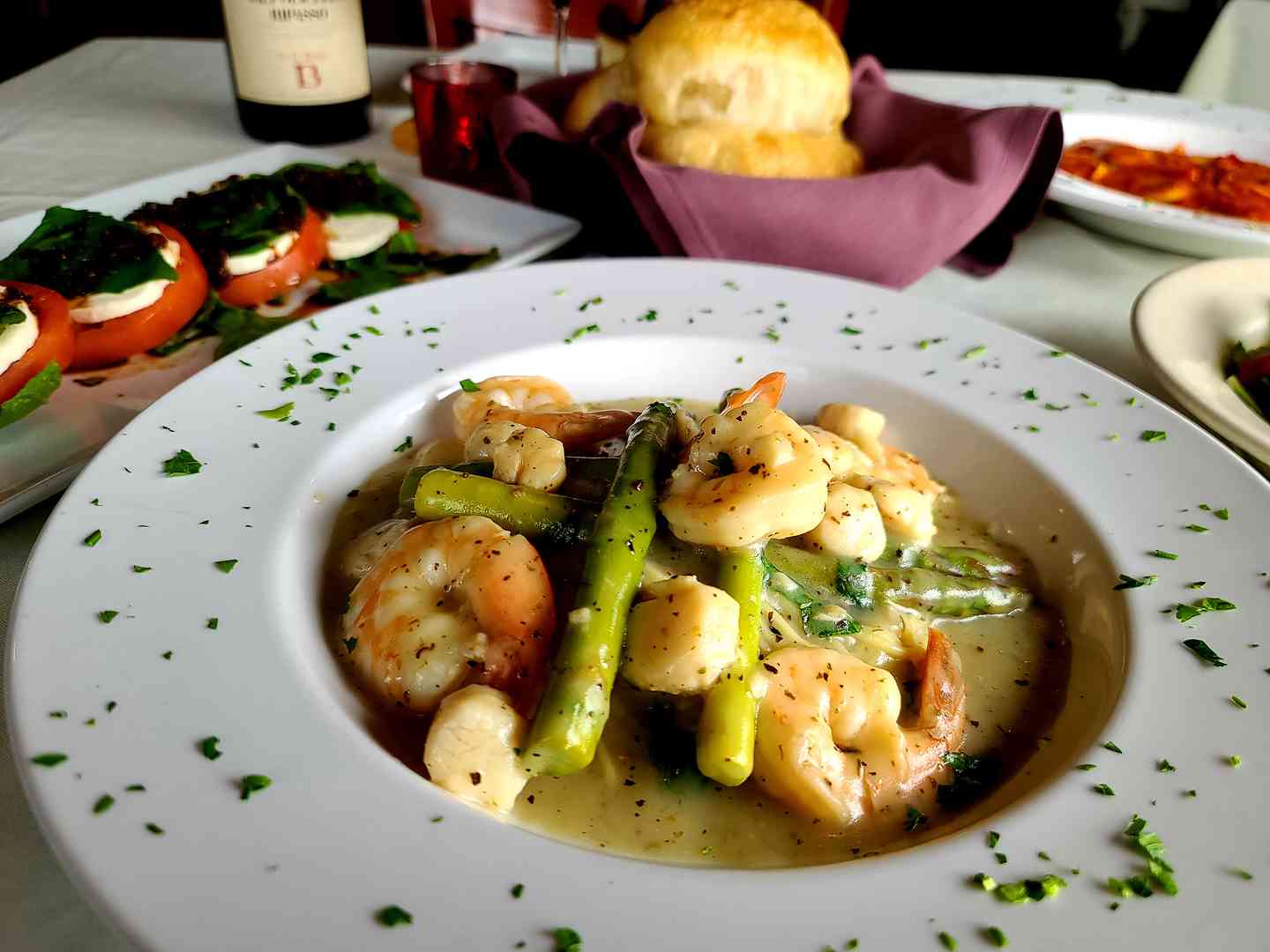 Shrimp and Scallops Scampi