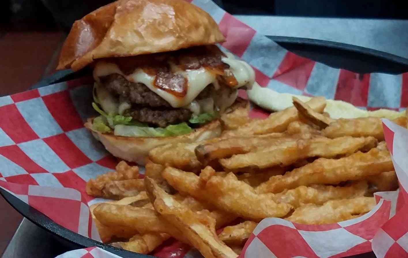 STEAKHOUSE BURGER*