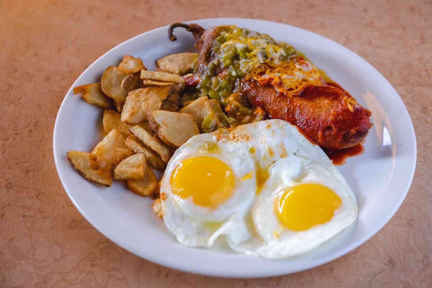 #64 Relleno & Eggs
