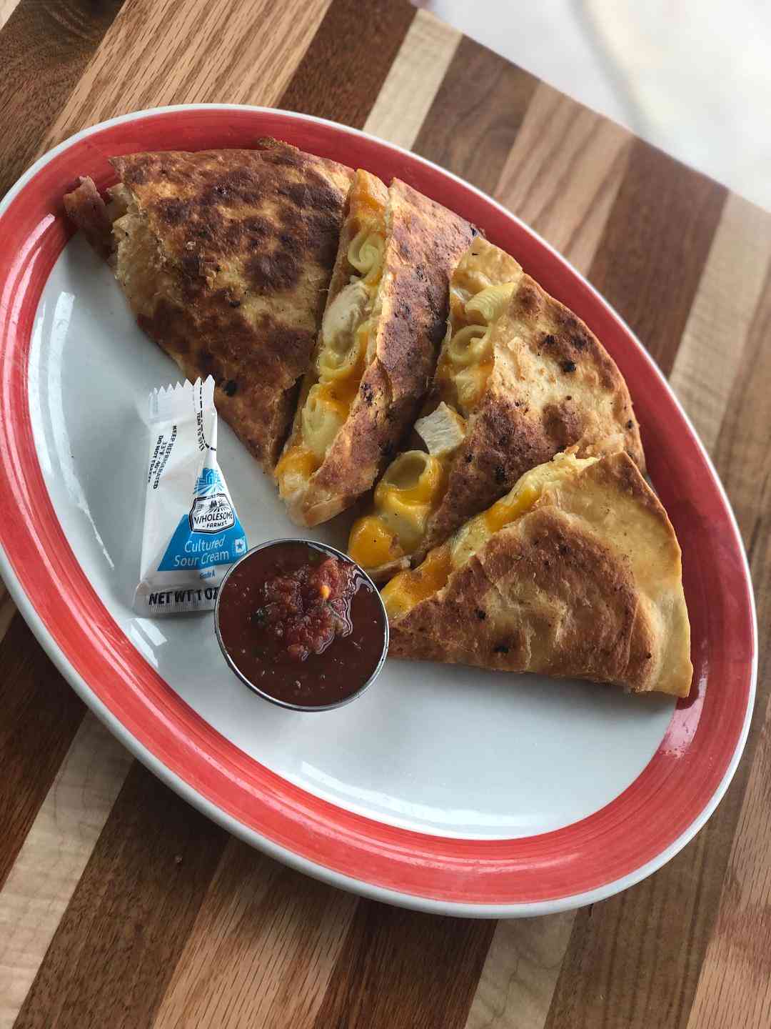 Mac N Cheesadilla