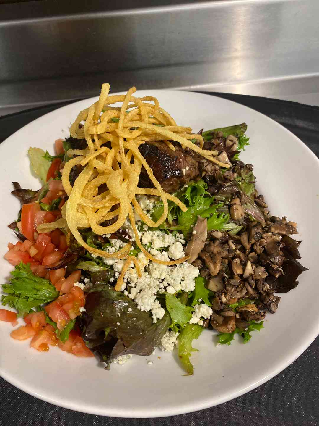 COSTA'S STEAK SALAD