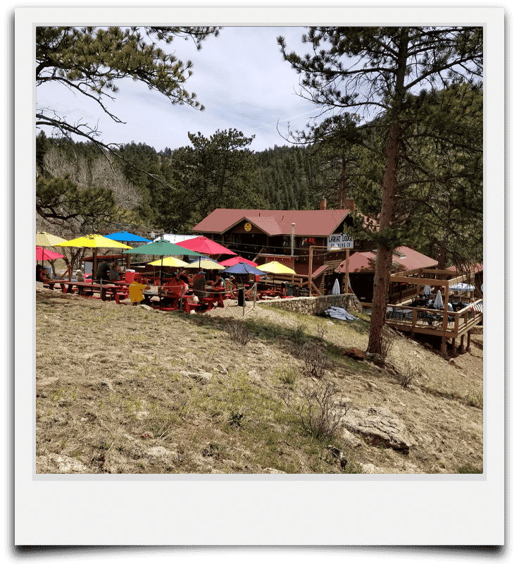 Exterior of Lariat Lodge