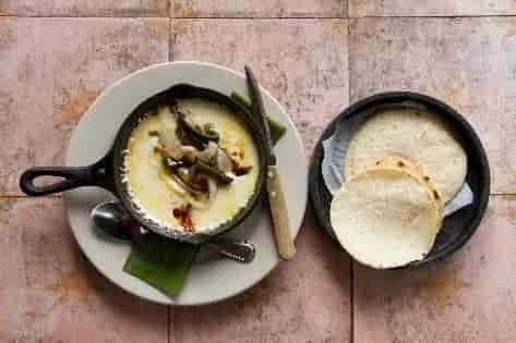 Queso Flameado