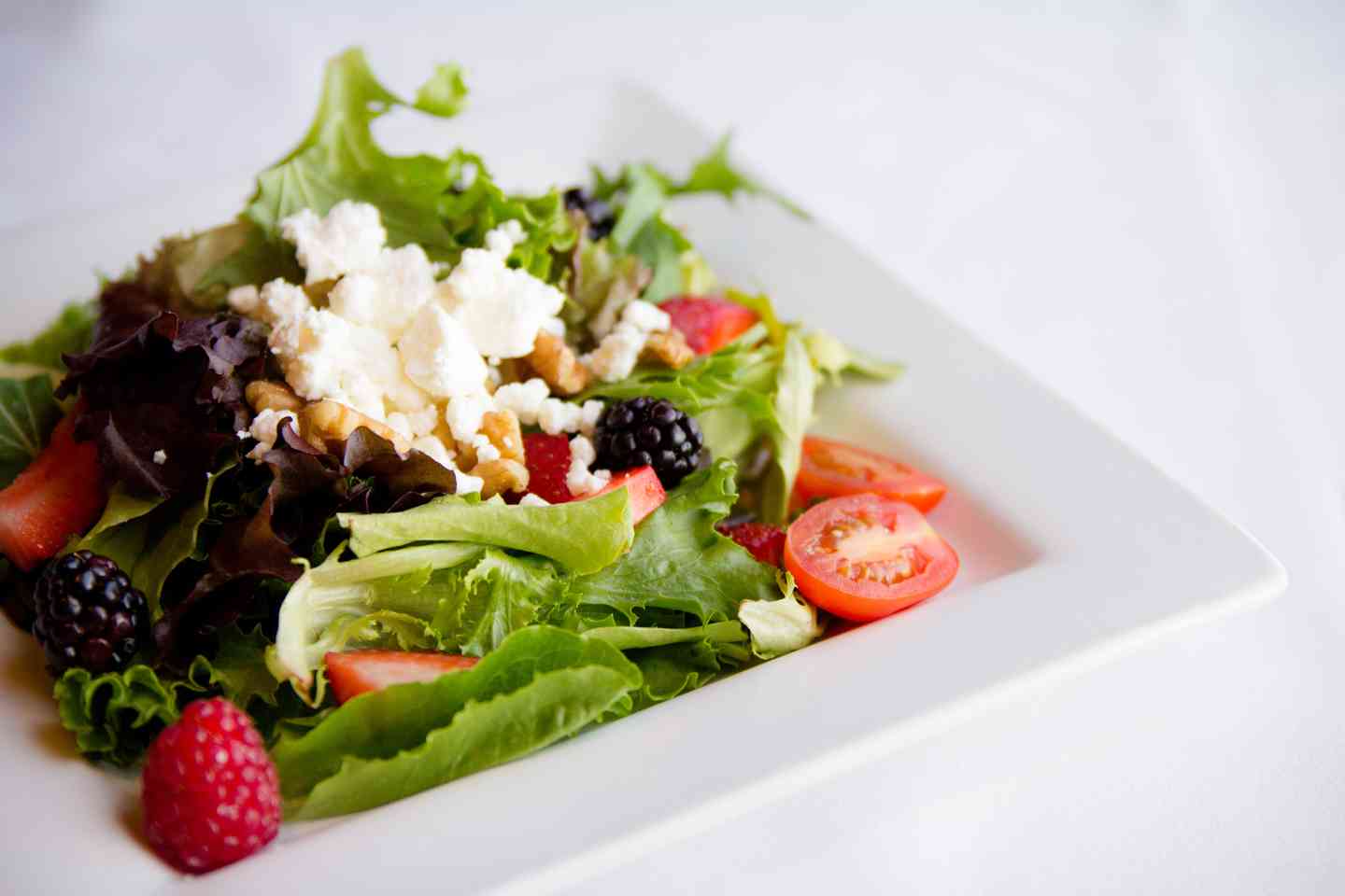 salad with berries