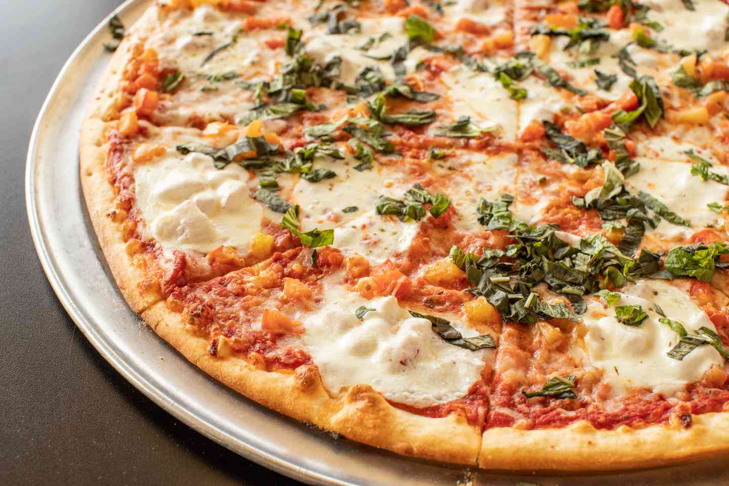 Caprese Pizza (Luigi's Fan Favorite) 16"