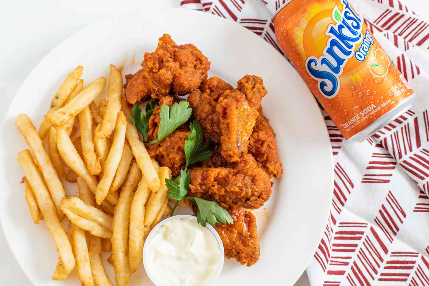 Buffalo wing combo with a Sunkist