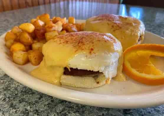 Crab Cakes Eggs Bendict