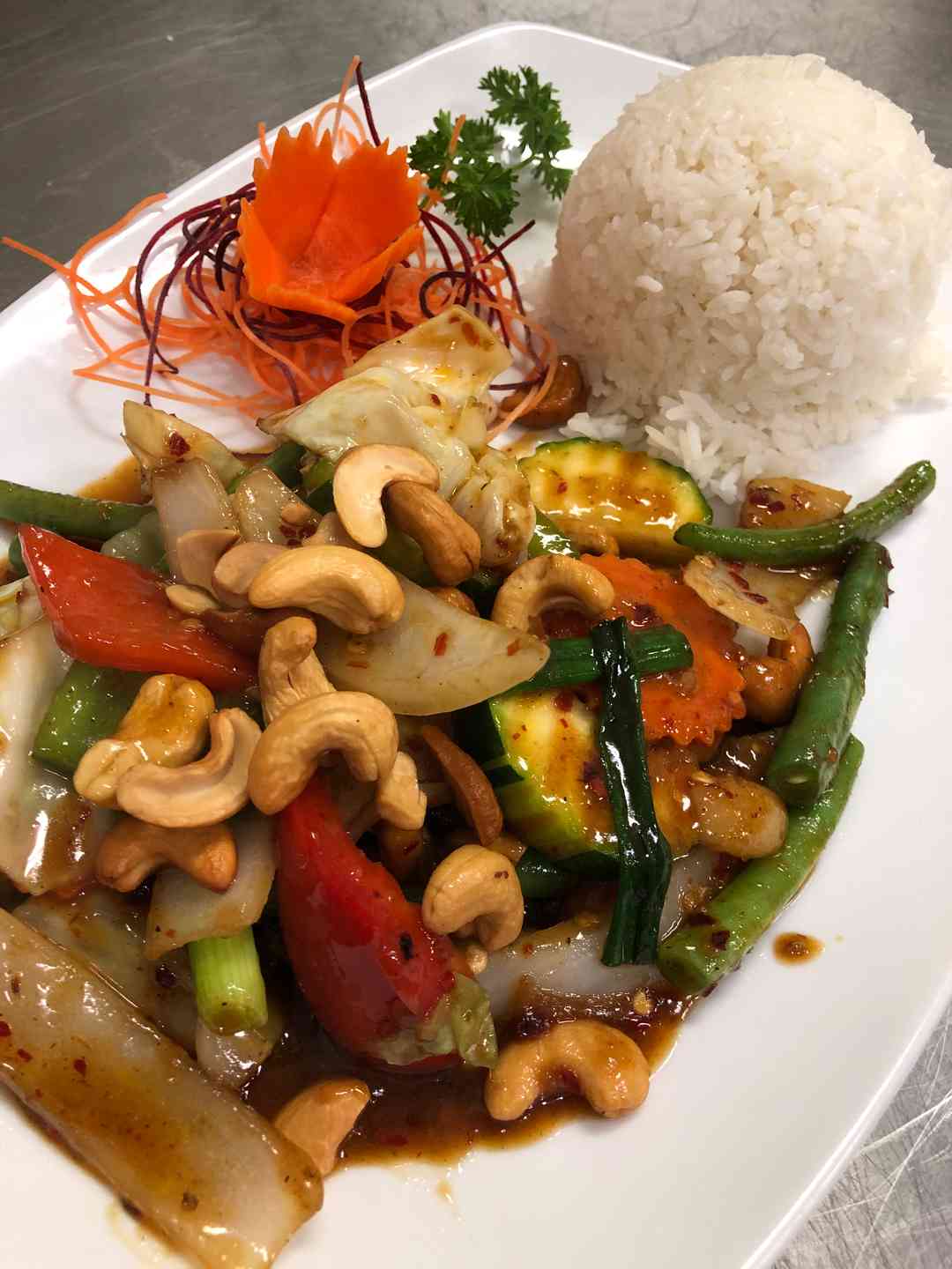 L Cashew Nuts