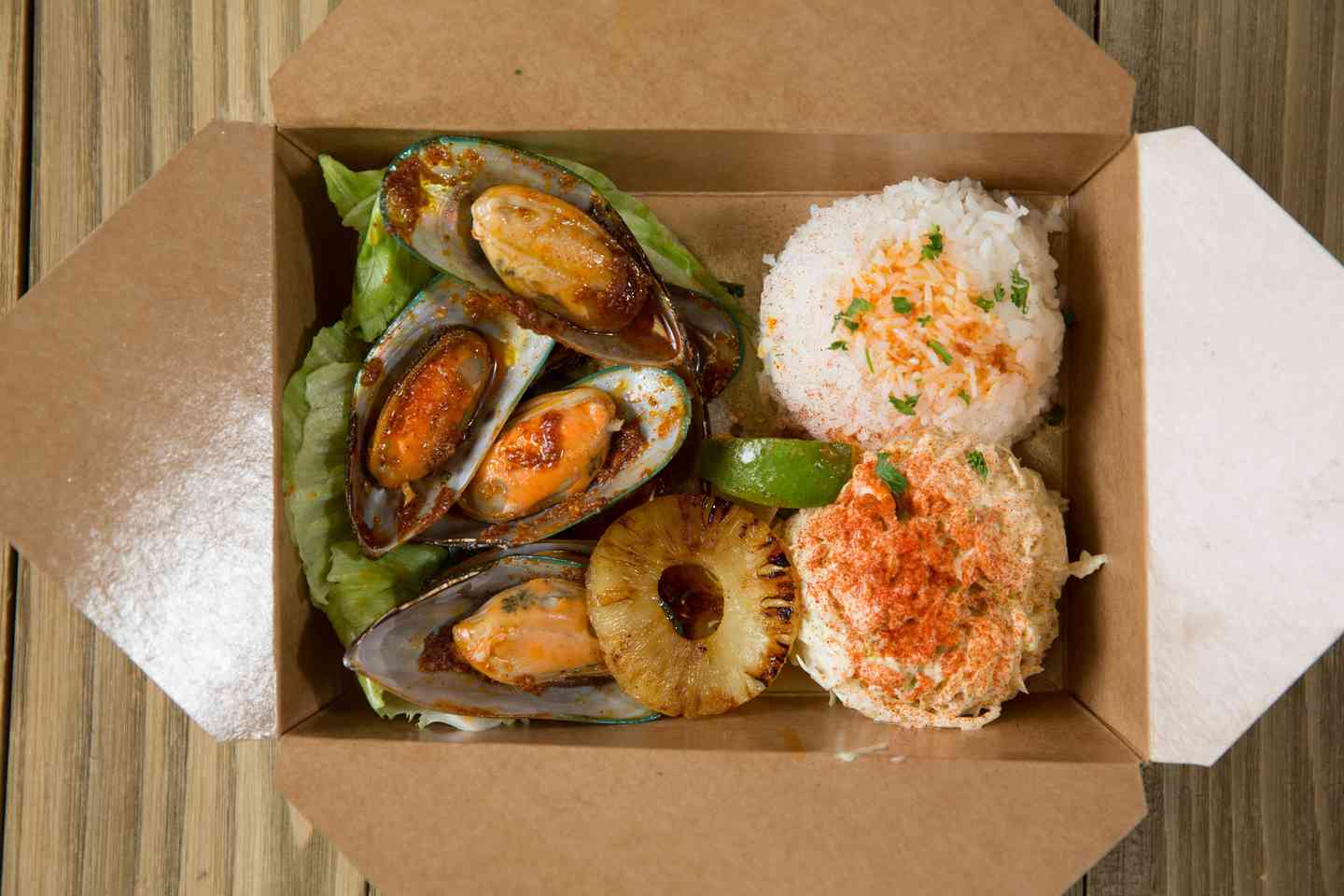 Bakersfield Crab N Spice Seafood Restaurant