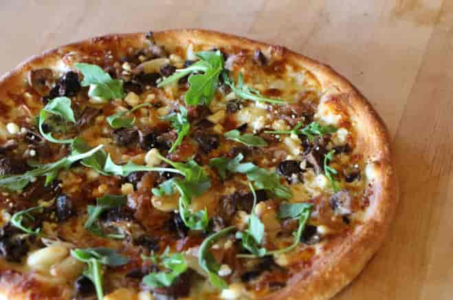 SPECIAL MUSHROOM PIZZA