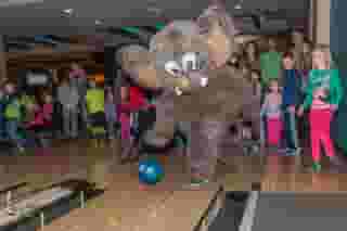 Wooly bowling