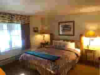 KING BED, GROUND FLOOR ADA