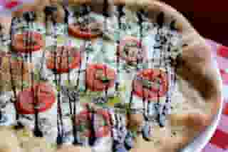 caprese pizza