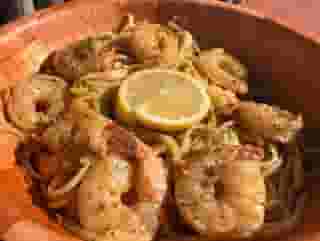 shrimp and lemon slice