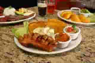 Chicharron, Arepa y Patacon con Hogao o Guacamole
