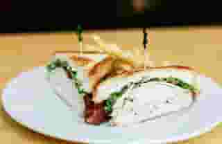 LOU'S SMOKED TURKEY CLUB