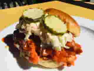 LUCKY'S 'HOT DIGGITY' CHICK SANDWICH