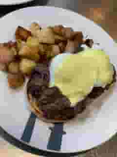 Steak Tip Benedict