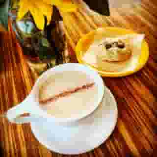 chai latté and nutella-filled cookie