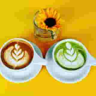 latté and matcha latté