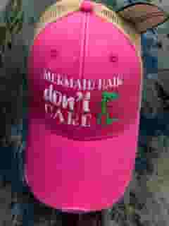 pink hat