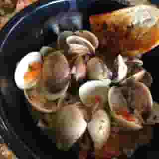 Garlic Butter Steamed Clams