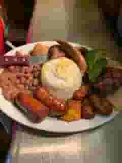 Bandeja Paisa con Carne Asada