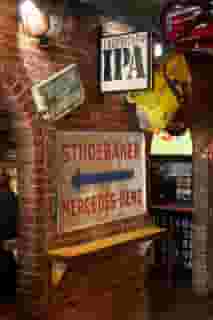 Eli Cannons Tap Room Restaurant in Middletown, CT