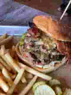 Franny's Bodega smashburger