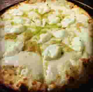 Manhattan white pizza
