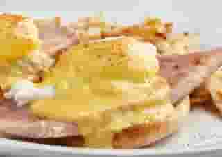 "Joynt Style" Eggs Benny*
