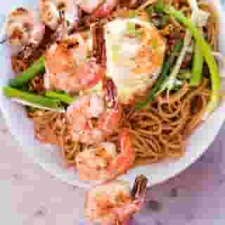 Garlic Noodle with Shrimp