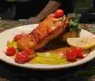 SALMON CON ARUGULA E RISOTTO